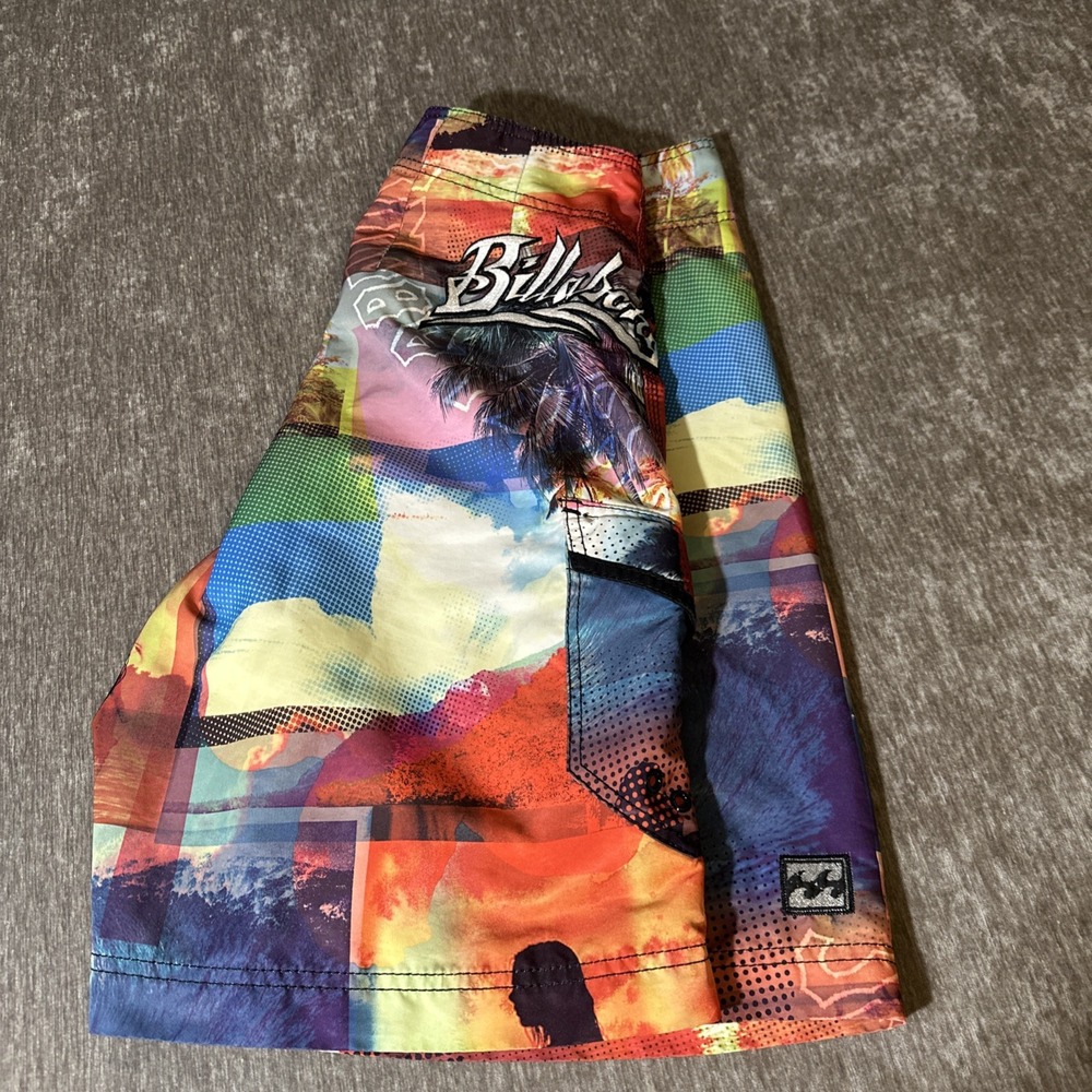 Billabong Mens 30 Board Shorts Multicolor Palm Skull Wave Surf Swim Trunks Logo‎